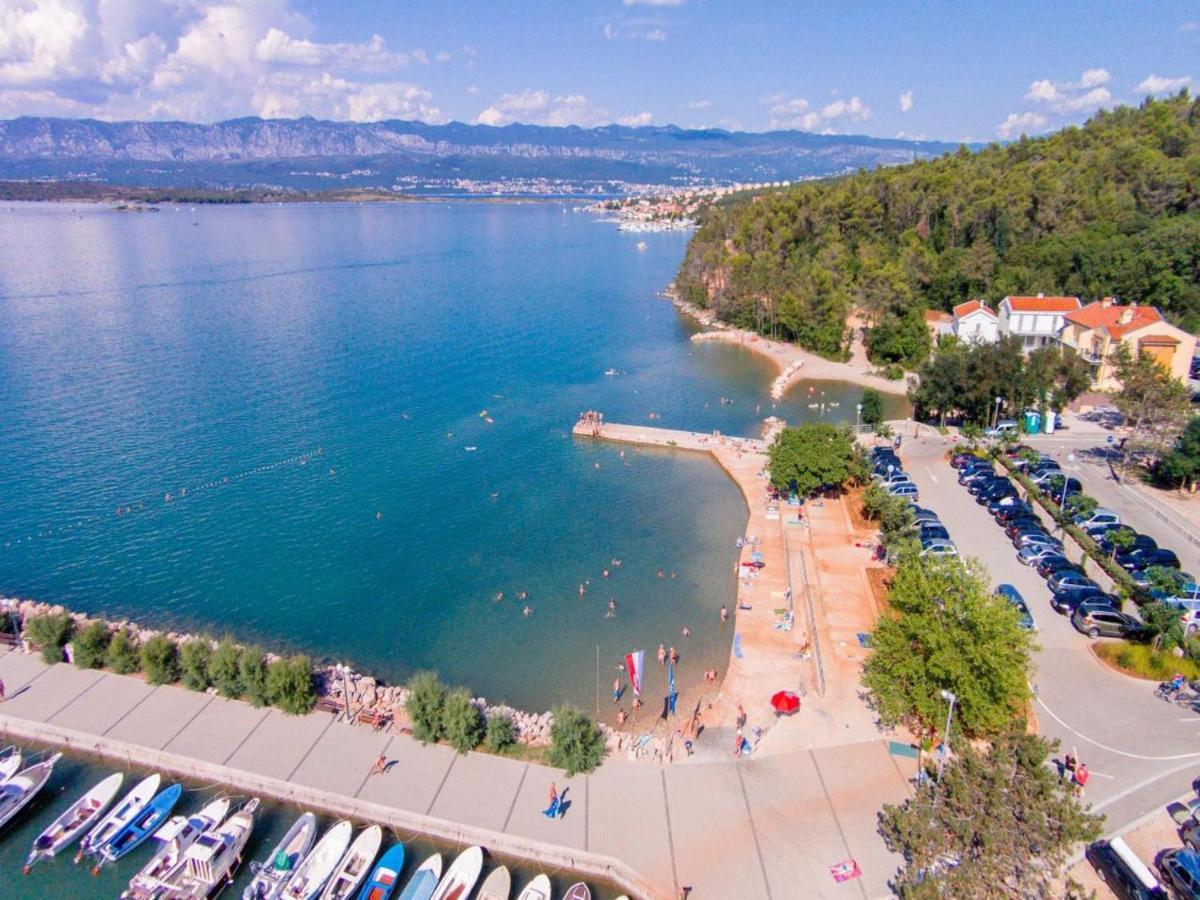 Apartment Luka Dobrinj Bagian luar foto