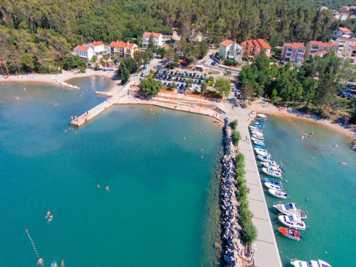 Apartment Luka Dobrinj Bagian luar foto