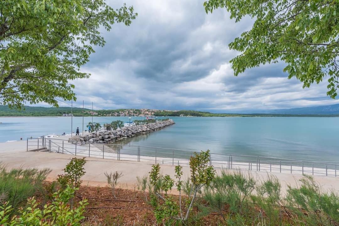 Apartment Luka Dobrinj Bagian luar foto