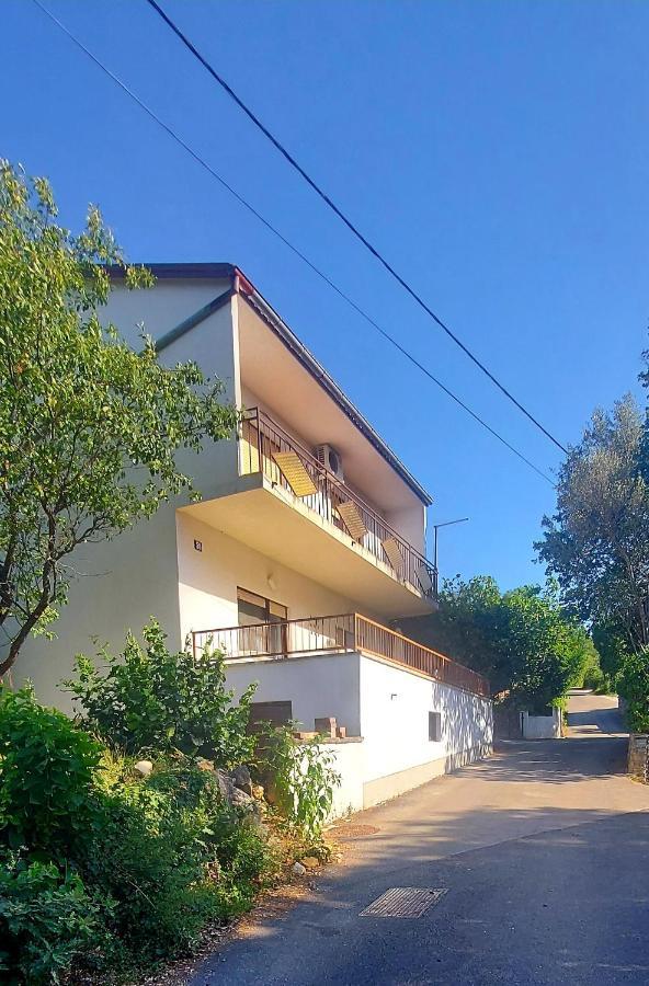 Apartment Luka Dobrinj Bagian luar foto